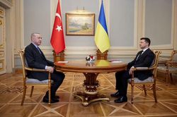 Thổ Nhĩ Kỳ rơi vào thế khó khi Ukraine yêu cầu cấm tàu Nga vào Biển Đen