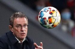 Rangnick chọn sai chiến thuật nhưng còn 'bài tủ' để thoát thua