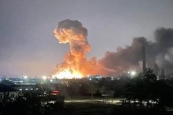 Xung đột Nga-Ukraine: Kiev họp khẩn, kêu gọi thế giới cấp vũ khí