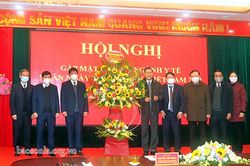 Gặp mặt cán bộ ngành Y tế nhân ngày Thầy thuốc Việt Nam 27/2