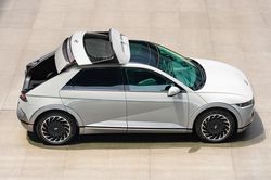Hyundai phát triển công nghệ cửa trượt sau xe, hứa hẹn áp dụng trên Tucson, Santa Fe