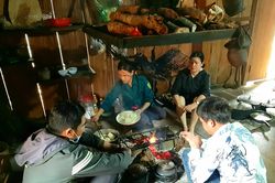 Ấm nồng bên bếp lửa của người Bana