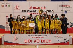 U9 Sông Lam Nghệ An lên ngôi vô địch Giải bóng đá U9 toàn quốc Toyota Cup