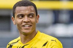 Manuel Akanji: Trung vệ mà MU đang nhắm đến thay Maguire tài năng thế nào?