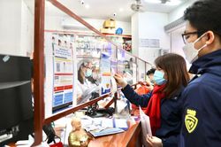 Hà Nội kiểm tra đột xuất, phát hiện cơ sở bán thuốc trị COVID-19 không có nguồn gốc