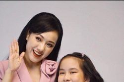 Con gái BTV Hoài Anh xinh xắn, chiều cao nổi bật hơn mẹ