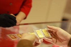 Vàng SJC nhảy múa trên đỉnh, cao hơn giá thế giới hơn 13 triệu đồng