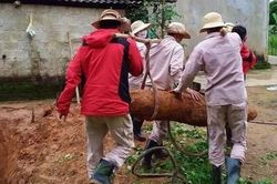 Hoảng hồn thấy quả bom hơn 230 kg trong vườn nhà