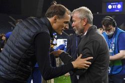 Tuchel thừa nhận Chelsea bị phân tâm bởi ông chủ người Nga