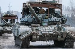 'Gã khổng lồ' và 'Người tí hon': Tương quan sức mạnh quân sự giữa Nga và Ukraine