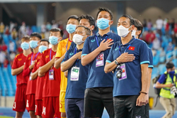 HLV Đinh Thế Nam: Mỗi sáng dậy lại lo U23 Việt Nam có thêm ca dương tính