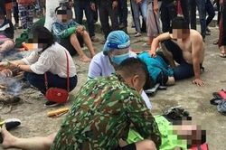 Hình ảnh tang thương tại hiện trường vụ lật cano ở Hội An khiến ít nhất 13 người chết