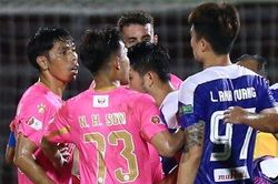 Cao Văn Triền nổi nóng vì bị đàn anh đá xấu