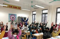 Học sinh tiểu học, khối 6 của 18 huyện, thị xã Hà Nội dừng học trực tiếp