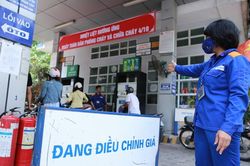 Chủ tịch Quốc hội yêu cầu giám sát cung ứng xăng dầu trong nước và nhà máy lọc dầu Nghi Sơn