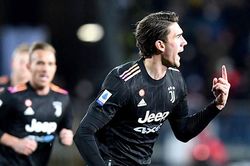 Cuộc đua vô địch Serie A: Milan, Inter đứng chờ… Juventus
