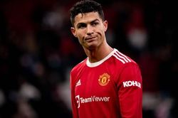 Ronaldo thực sự đã hết thời, MU cần mua sớm 'sát thủ' mới