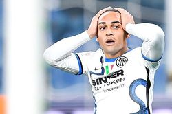 Inter khủng hoảng: Mong đổi đời trong tháng Ba