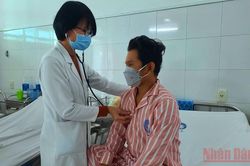 Nội soi gắp thành công đinh sắt dài 3 cm ra khỏi phế quản bệnh nhân