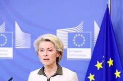 EU tăng cường trừng phạt Nga, chính thức viện trợ vũ khí cho Ukraine