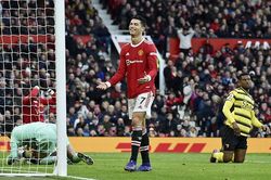 Cristiano Ronaldo - Gánh nặng của MU