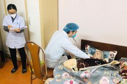 Để thầy thuốc yên tâm cống hiến