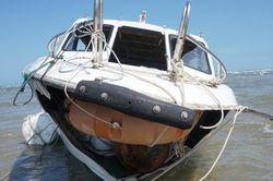 Cận cảnh bên trong chiếc cano bị chìm khiến 17 người chết và mất tích