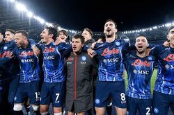 Napoli lên đầu bảng Serie A: Sức sống người Napoli