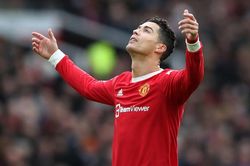 Tin MU 1/3: Quyết định về tương lai Ronaldo, Martial. Bị hét giá vụ Osimhen