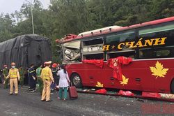 Tai nạn giao thông làm 1 người chết, 10 người bị thương