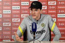 HLV Tuchel lên tiếng về việc Abramovich bán Chelsea