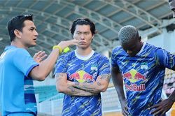 Kiatisuk đau đầu vì hàng tấn công