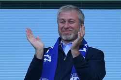 Abramovich xóa khoản nợ 1,5 tỷ bảng cho Chelsea