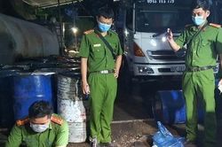 Đột kích cơ sở nấu dầu DO giả rộng 4.000m2 'ẩn' giữa cánh đồng