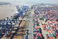 7 hiệp hội kiến nghị TP.HCM lùi ngày thu phí cảng biển sang năm 2023