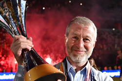 Tỷ phú Roman Abramovich quyết định bán CLB Chelsea