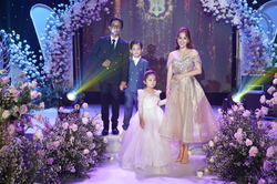 Khánh Thi trẻ xinh như công chúa trong đám cưới em chồng