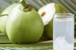 F0 nếu xuất hiện 4 dấu hiệu này tuyệt đối không uống nước dừa dù nghe đồn tốt đến mấy!