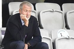 Roman Abramovich tuyên bố bán Chelsea: Ngày tàn của một đế chế?