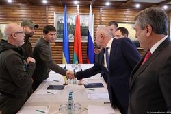 Vòng đàm phán thứ 2 giữa Nga và Ukraine: Nhất trí mở hành lang nhân đạo