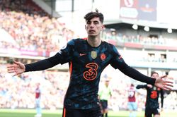 Chelsea thắng Burnley 4-0