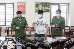 Thái Nguyên: Bắt đối tượng mua bán hàng nghìn viên đạn và linh kiện súng hơi