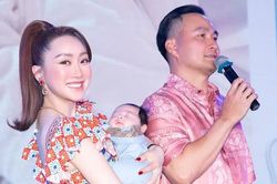 Vợ chồng Chi Bảo dùng toàn bộ tiền mừng đầy tháng con làm từ thiện