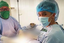 Bác sĩ tái mắc Covid-19: 'Tôi sốt, đau nhức cơ thể, ho nhiều'
