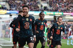Hiệp 2 bùng nổ, Chelsea đại thắng 4-0 Burnley