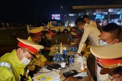 Phát hiện 2 tài xế dương tính với ma túy trên cao tốc Đà Nẵng – Quảng Ngãi