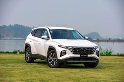 Hyundai cảnh báo đại lý về tình trạng bán chênh giá
