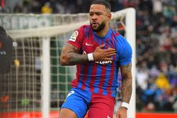 Elche 1-2 Barcelona: Torres và Depay lập công, Barca lên thứ 3 Liga