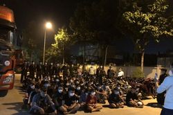 Vây bắt 43 'quái xế' đua xe trái phép giữa đêm khuya