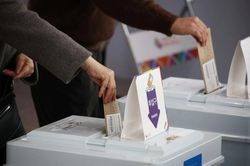 Hàn Quốc: NEC họp khẩn về giải pháp an toàn cho ngày bầu cử chính thức